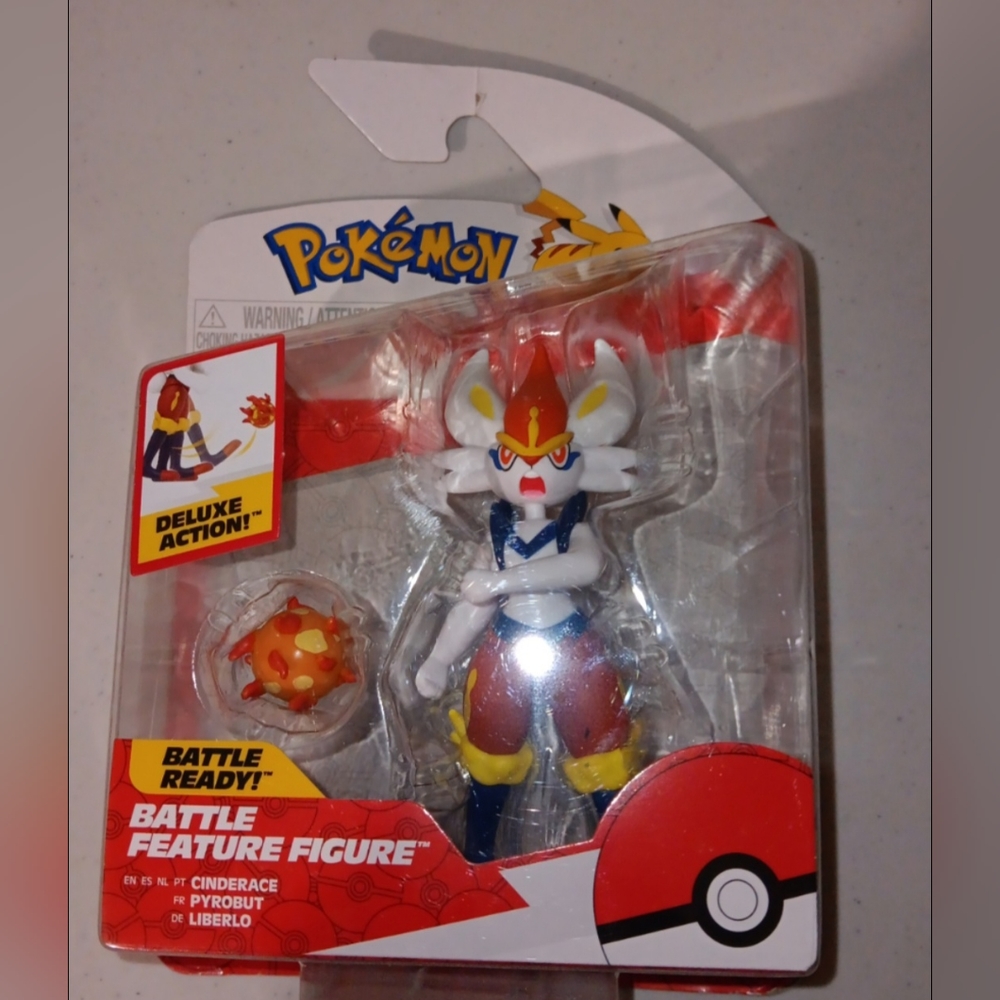 Pokemon battle feature figure Cinderace